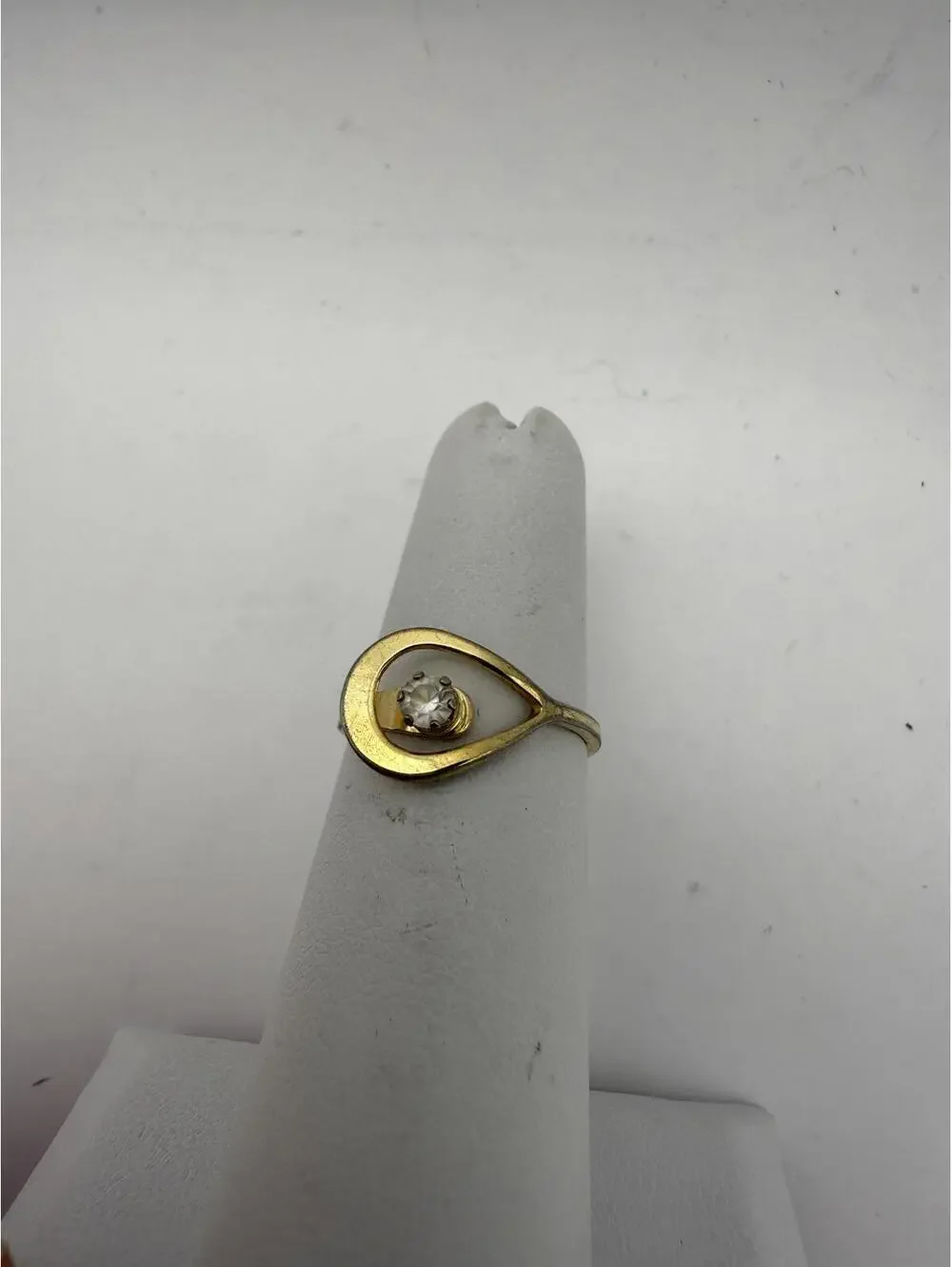 Avon Gold Tone Ring with Clear Stone Size 5